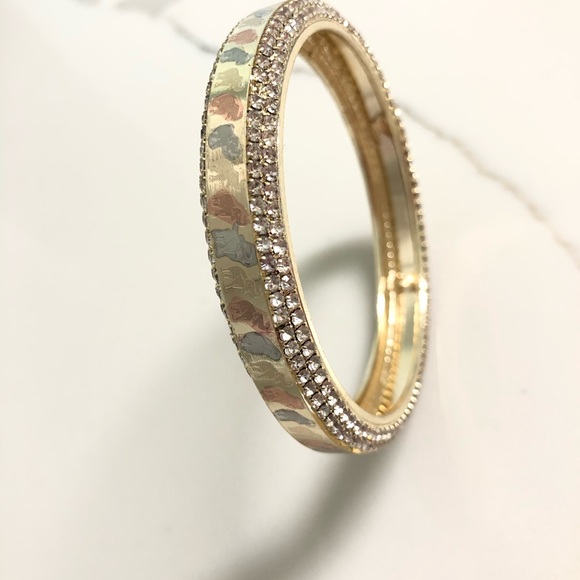 18k Gold Filled Elephant Bangle - Picture 3 of 5